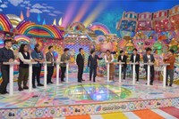 「アメトーーク！」で展開される「立ちトーーク」の出演者たち。(c)テレビ朝日