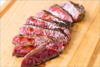 「肉焼屋 D-29」の近江姫和牛ステーキ2種類食べ比べ。