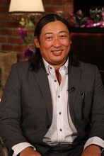 ロバート秋山 (c)フジテレビ / フジゲームス