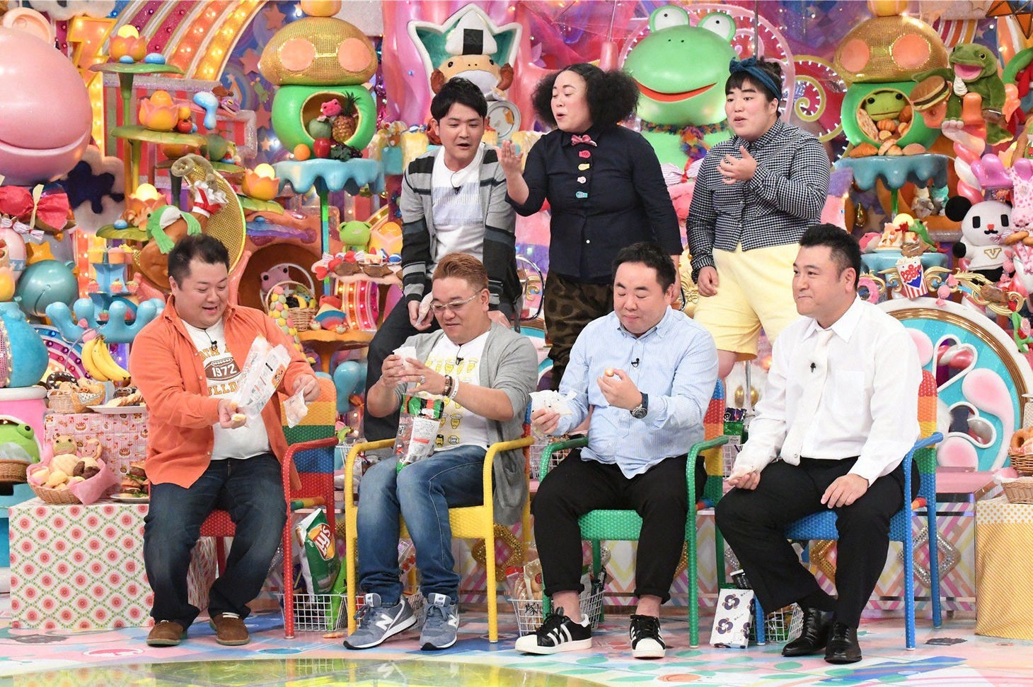 「ついつい食べ過ぎちゃう芸人」たち。(c)テレビ朝日