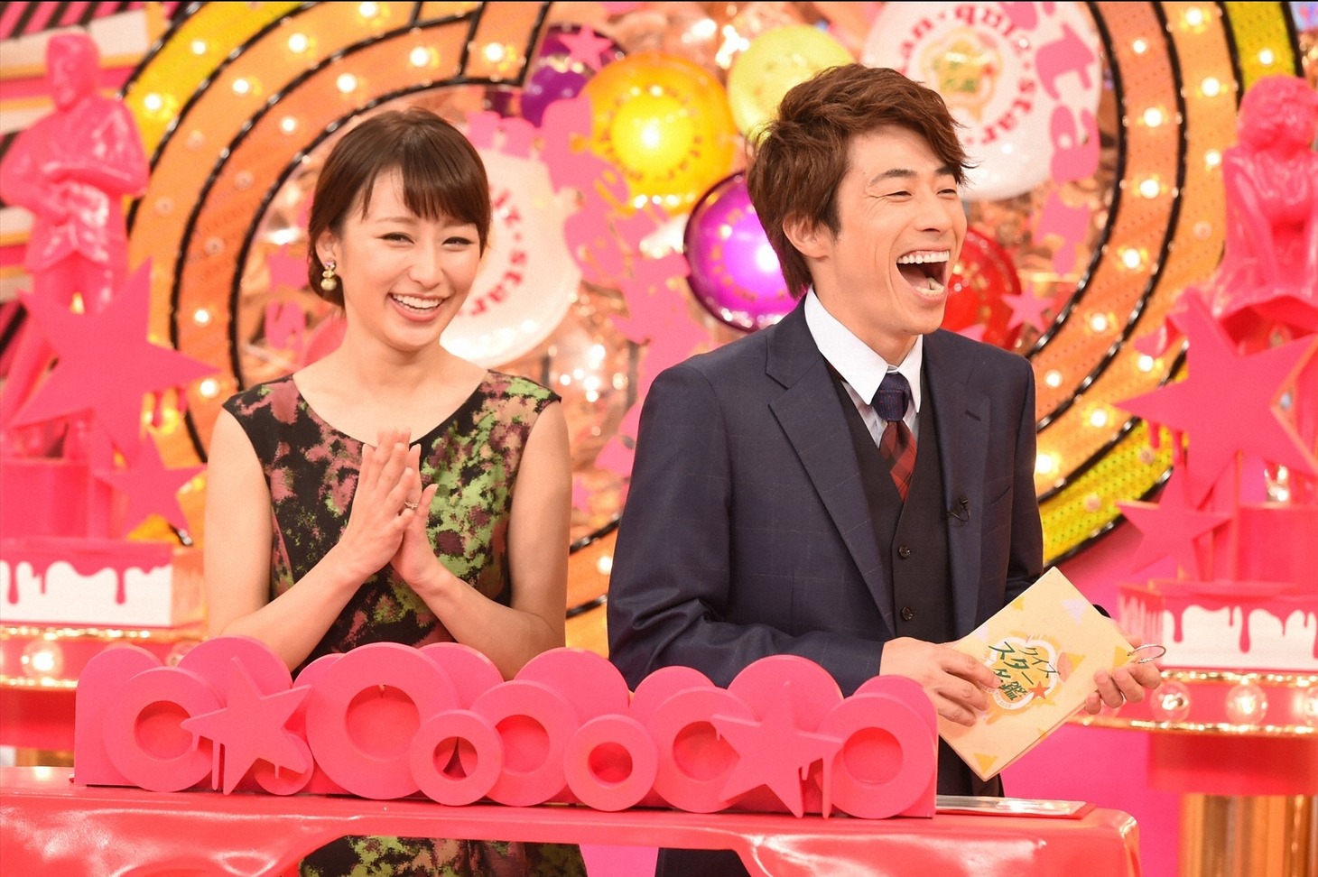 「クイズ☆スター名鑑」MCのロンドンブーツ1号2号・田村淳（右）と枡田絵理奈（左）。(c)TBS