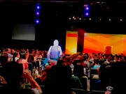 「佐久間一行20周年記念公演『コントセレクション』」オープニングの様子。