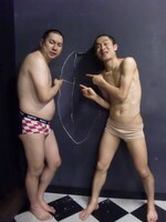 左からレイザーラモンRG、ハブサービス。