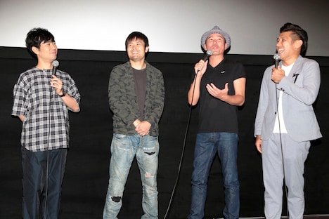 舞台挨拶の様子。