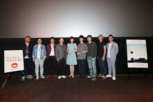 左からケンドーコバヤシ、月亭方正、陣内智則、木村祐一、紫吹淳、藤井隆、品川庄司・品川、ガレッジセール。