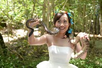 ヘビを首に巻くキンタロー。。