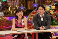 有吉弘行と高橋真麻（左）。(c)関西テレビ