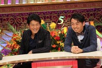 （左から）高橋克典、アンガールズ田中。(c)関西テレビ