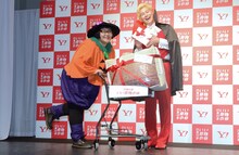 イベントに登壇したメイプル超合金。