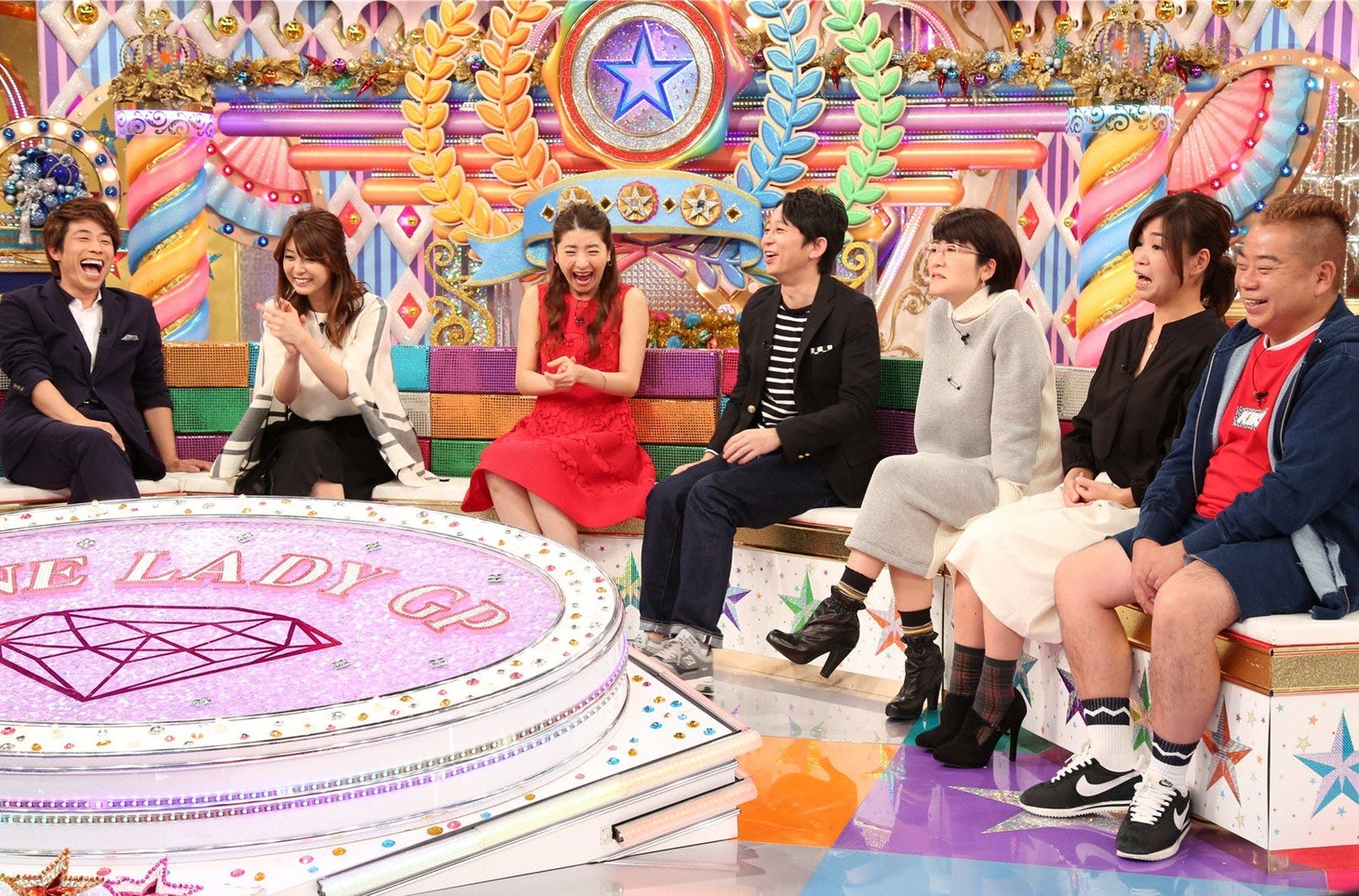 「金曜★ロンドンハーツ」の出演者たち。(c)テレビ朝日