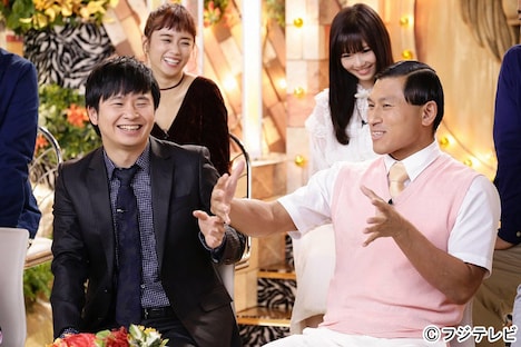 オードリー（手前）