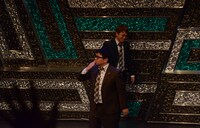 舞台を去る間際、投げキッスする昴生。