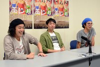 会見中の様子。