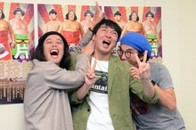 エレキコミック今立の結婚を祝福する相方のやつい（左）とラーメンズ片桐仁（右）。