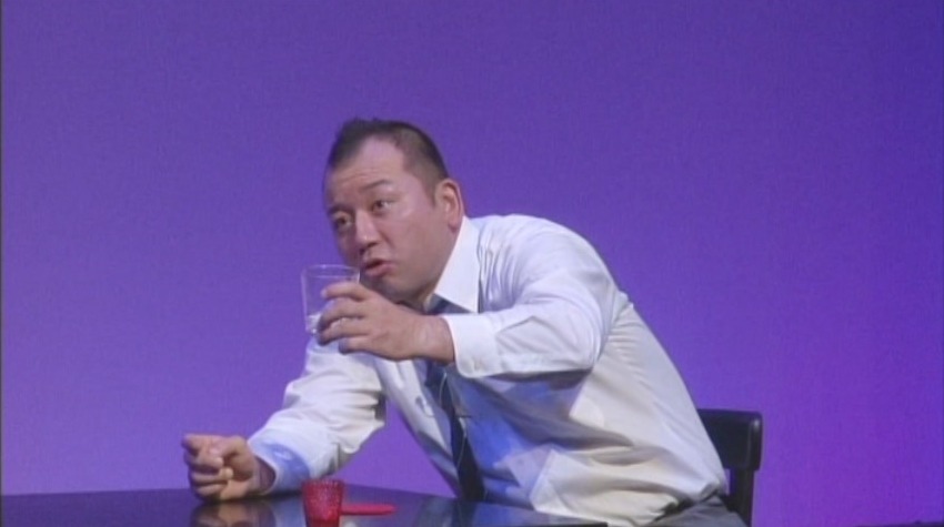 DVD「バイきんぐ単独ライブ『ハート』」のワンシーン。