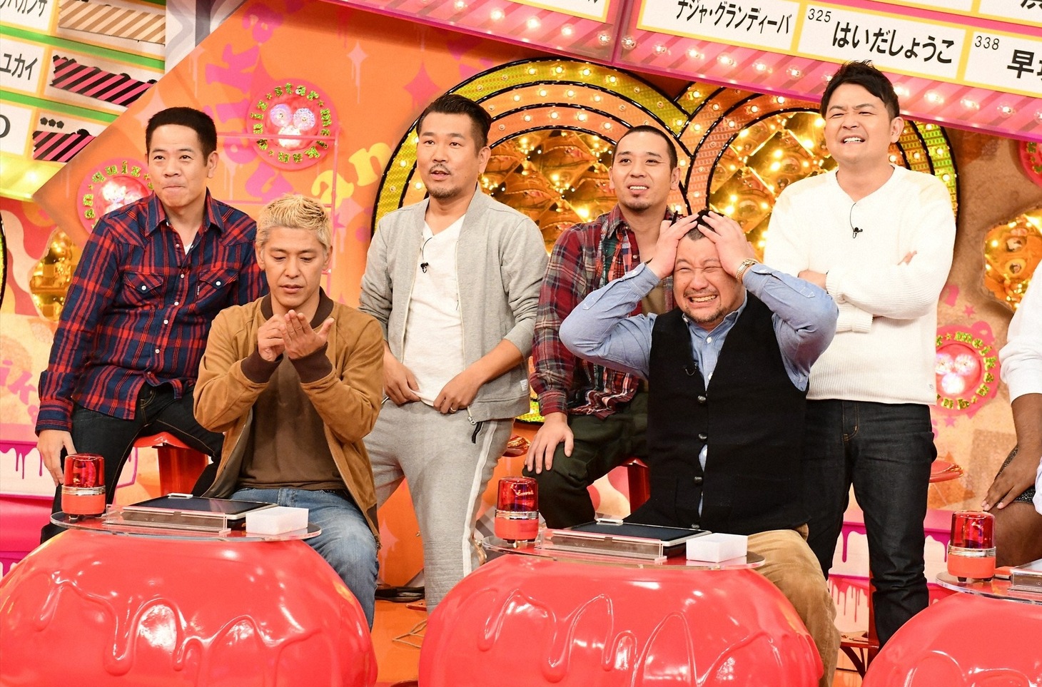 （左から）亮チーム、ケンコバチーム。(c)TBS