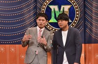 漫才でトークテーマを発表するタナからイケダ。(c)読売テレビ