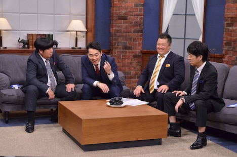 ナガノパープルを紹介するバナナマン設楽（左から2人目）。(c)MBS