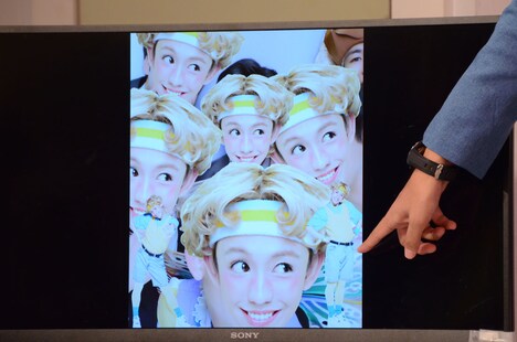 芸人たちとりゅうちぇるが「ちぇるちぇるエンジェルコース」で撮影したプリントシール。