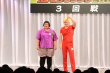 「M-1グランプリ2016」3回戦に登場したメイプル超合金。