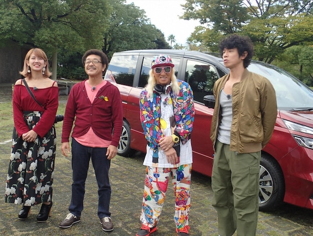 「旅ずきんちゃん」に出演する（左から）岡井千聖、具志堅用高、DJ KOO、品川庄司・庄司。(c)CBC