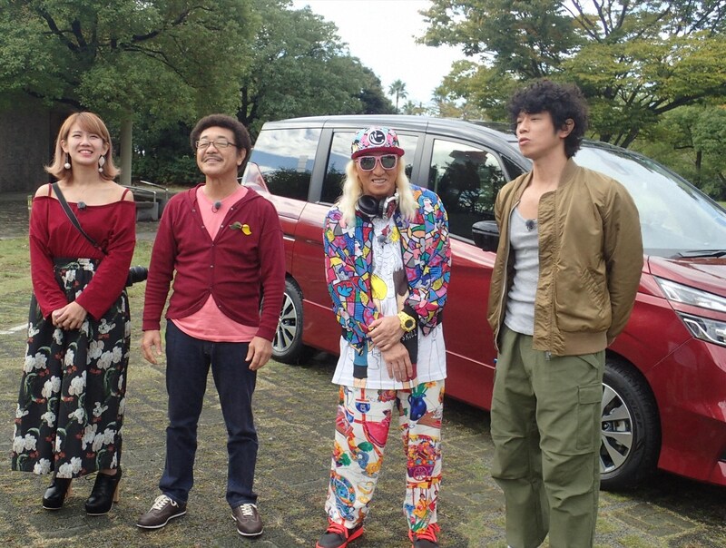 「旅ずきんちゃん」に出演する（左から）岡井千聖、具志堅用高、DJ KOO、品川庄司・庄司。(c)CBC