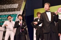 NON STYLEと村上ショージ（右）。