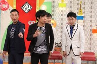 （左から）藤崎マーケット、吉田たち。(c)関西テレビ