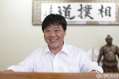 ドラマ「木曜劇場『Chef～三ツ星の給食～』」に相撲部屋の親方役で出演するダチョウ倶楽部・上島。