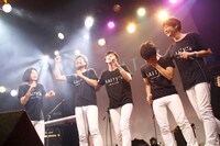 SALTY's。代官山UNITでのワンマンライブの様子。