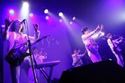 代官山UNITでのワンマンライブの様子。