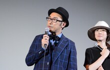 「オー・マイ・ゼット！」初日舞台挨拶に登壇した東京03角田（左）。