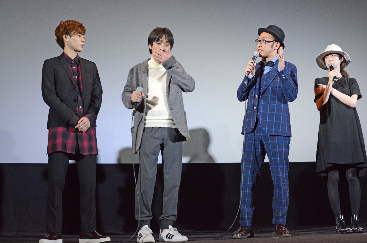 左から柾木玲弥、森下能幸、東京03角田、ともさかりえ。