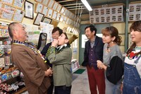 「マチャミ＆陣内 日本ワケありツアー！ 神戸・淡路島編」のワンシーン。(c)読売テレビ