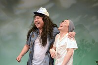 コント「お前は俺か」のワンシーン。