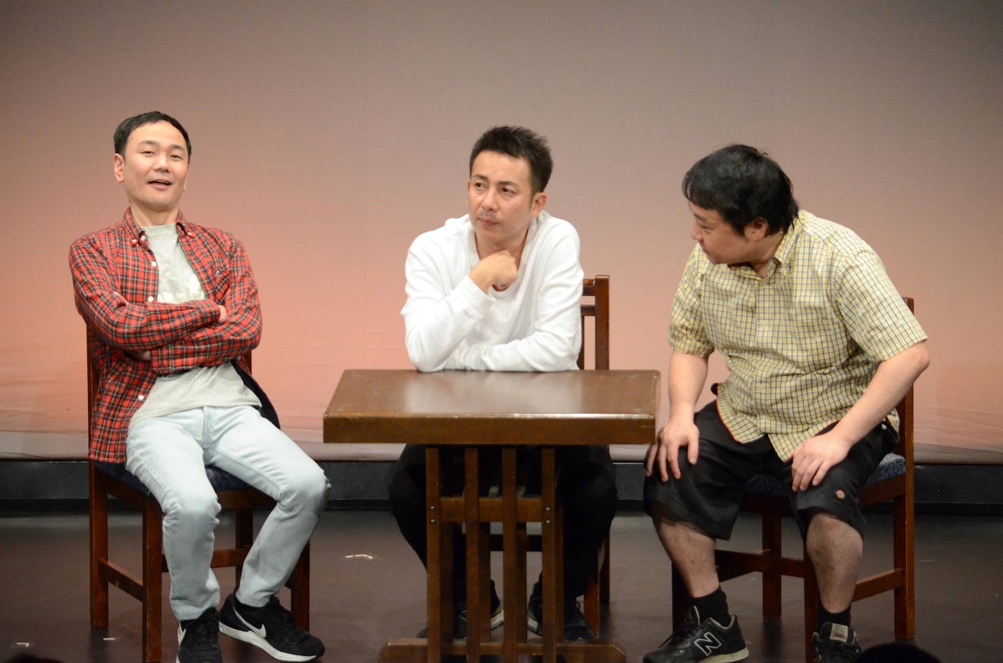 コント「パピプペポ」のワンシーン。