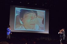 歯の治療を振り返る三四郎と佐藤医院長。