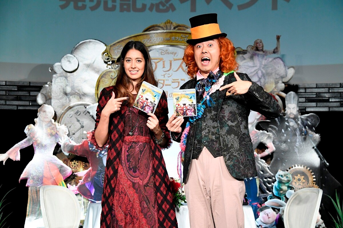 左から森泉、アンガールズ田中。