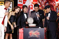 「『ベスト傾奇（かぶき）ニスト2016』発表＆授賞式」の様子。