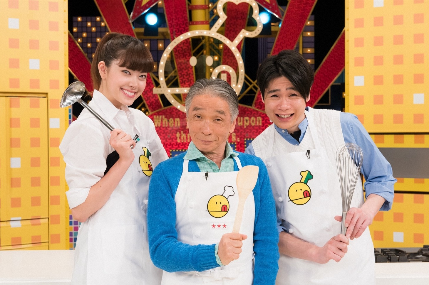 「新チューボーですよ！」MCの堺正章（中央）、平成ノブシコブシ吉村（右）、森星（左）。(c)TBS