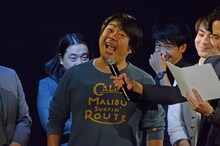 「即興絶叫ゲーム」に参加するわらふぢなるお・口笛なるお。