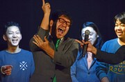 「即興絶叫ゲーム」に参加するエレファントジョン森枝。