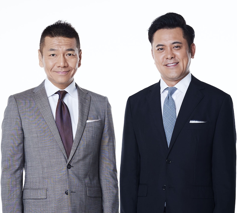 くりぃむしちゅー有田（右）