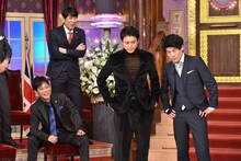 土佐兄弟・有輝（右）と小栗旬。(c)日本テレビ