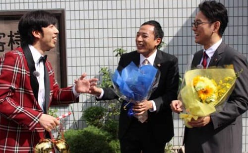 左からねづっち、ナイツ。(c)チバテレ