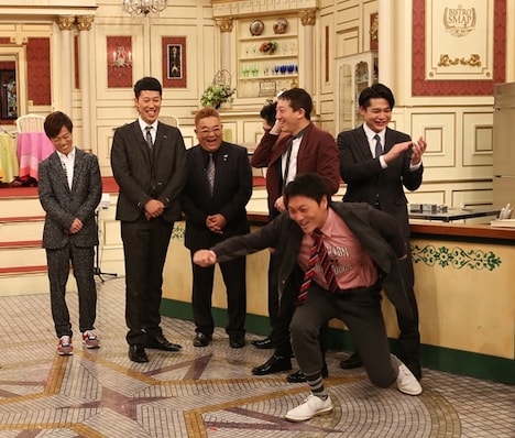 「ビストロSMAP」に出演する芸人たち。(c)フジテレビ