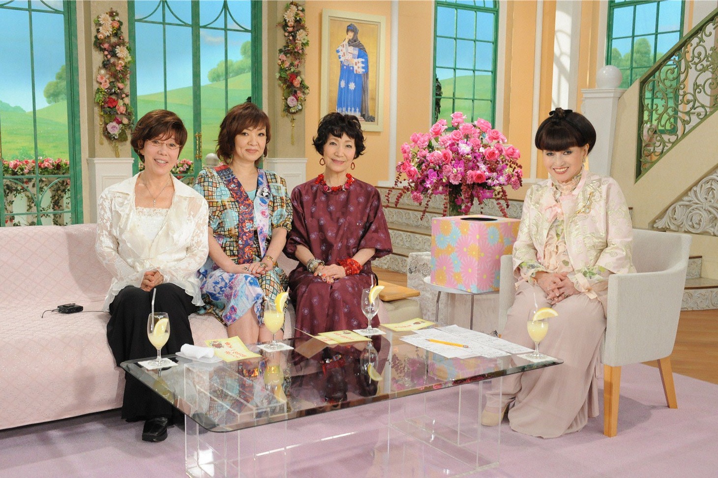 （左から）平野レミ、清水ミチコ、森山良子、黒柳徹子。(c)テレビ朝日