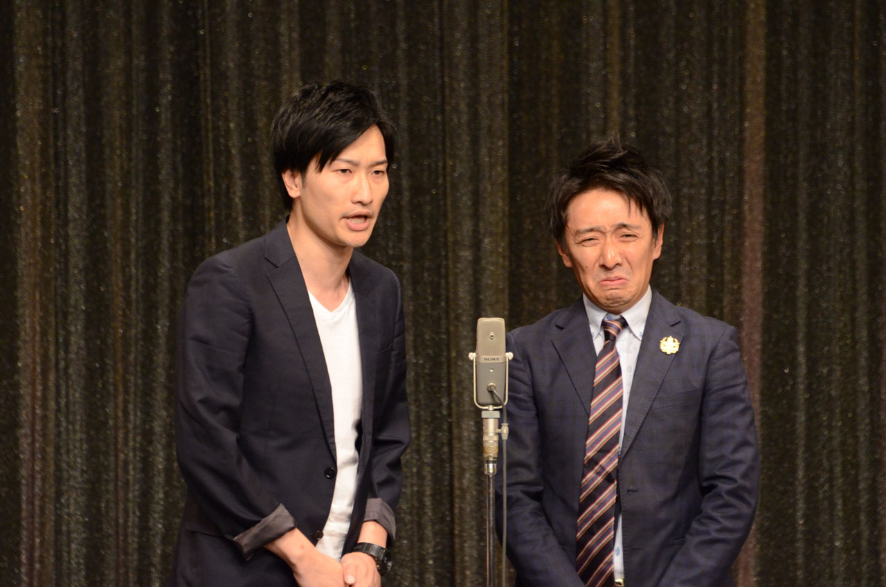 左から相席スタート山添と湘南デストラーデ岡本。