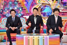 雨上がり決死隊と小栗旬（左）。(c)テレビ朝日