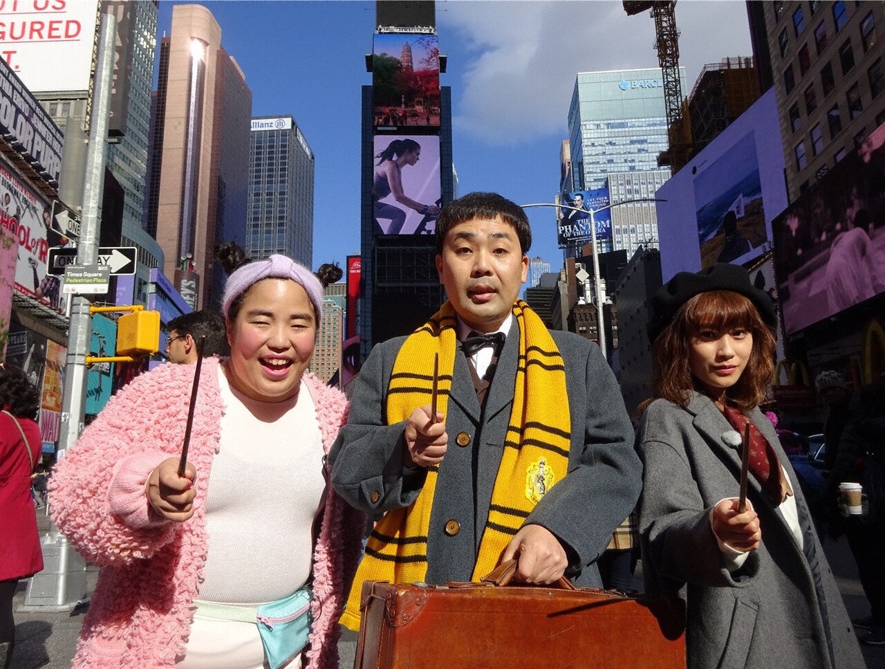 （左から）ゆりやんレトリィバァ、フットボールアワー岩尾、高橋愛。(c)ABC